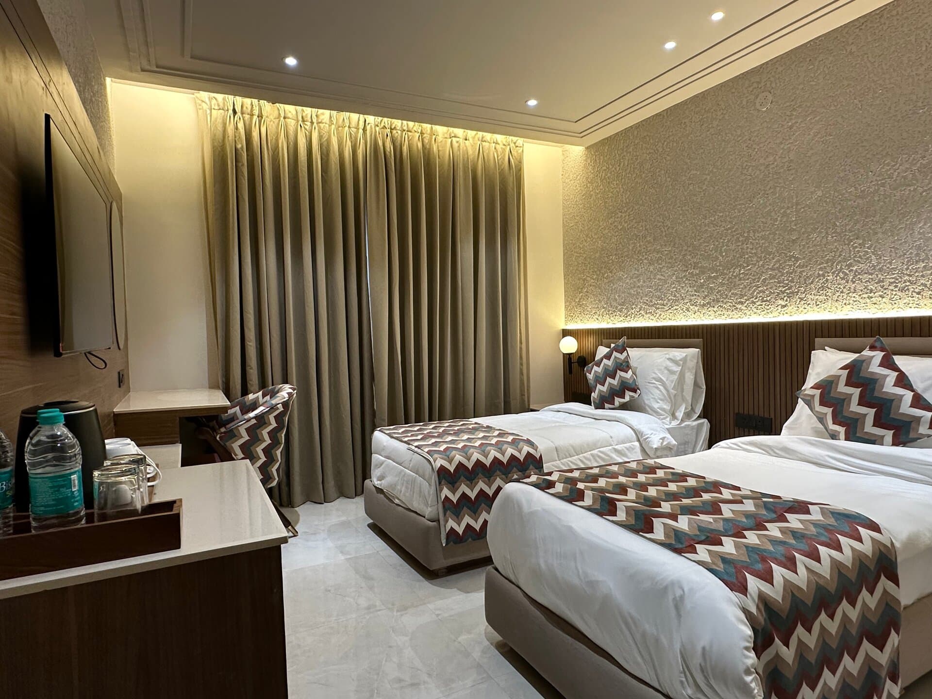 Shanti Sarovar — Twin Room